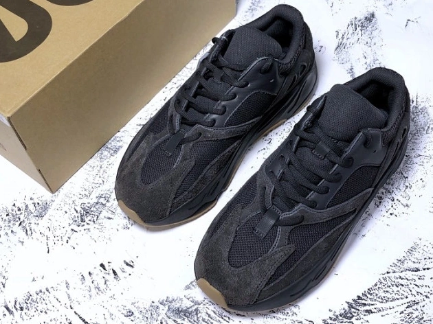 Utility Adidas 700 Boost Black FV5304 Yeezy 0725
